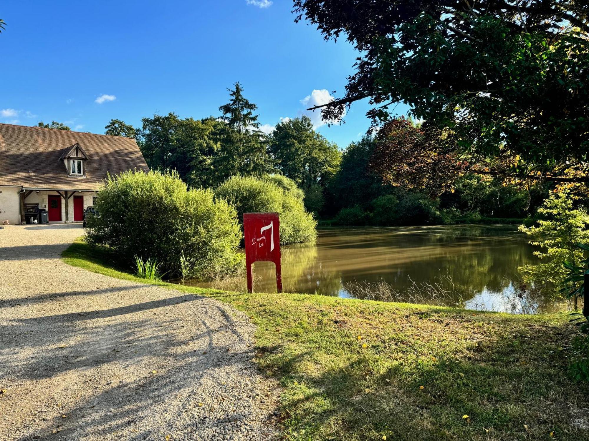 Hotel L'Etang Des 7 Le Controis-en-Sologne Zewnętrze zdjęcie